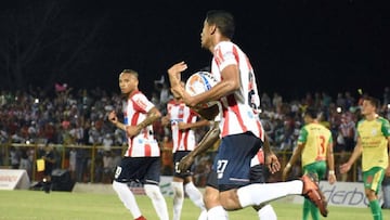 El delantero Luis Carlos Ruiz celebrando un gol con Junior ante Real Cartagena por el cuadrangular amistoso de Bol&iacute;var