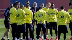 Entrenamiento de grupo del Bar&ccedil;a.