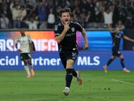 SAN DIEGO, CALIFORNIA - NOVEMBER 9: Anders Dreyer #10 of San Diego FC celebrates after scoring a goal against Portland Timbers during the first half of 2025 MLS Cup Playoffs at Snapdragon Stadium on November 9, 2025 in San Diego, California. Kevork Djansezian/Getty Images/AFP (Photo by KEVORK DJANSEZIAN / GETTY IMAGES NORTH AMERICA / Getty Images via AFP)
