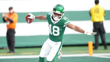 On a rainy day honoring Nick Mangold, special-teams magic and Breece Hall’s burst carry New York to another unlikely win.