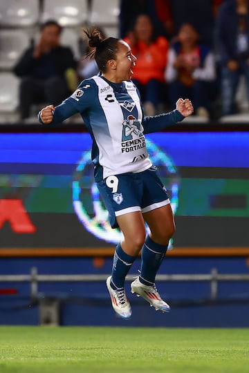   Charlyn Corral celebrates her goal 2-0 of Pachuca during the Quarterfinal second leg match between Pachuca and FC Juarez as part of the Liga BBVA MX Femenil, Torneo Apertura 2024 at Hidalgo Stadium on November 10, 2024 in Pachuca, Hidalgo, Mexico.