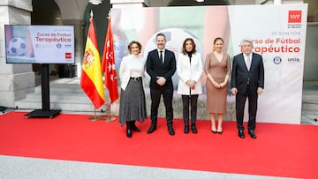 Presentación del tercer curso Fútbol Terapéutico, con Enrique Cerezo, presidente del Atlético de Madrid.