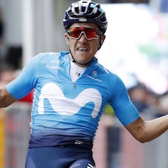 Carapaz gana tras una caída que salvó Roglic: Dumoulin, KO