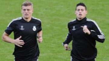 Kroos y James durante un entrenamiento con el Real Madrid.