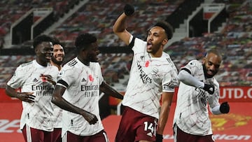Soccer Football - Premier League - Manchester United v Arsenal - Old Trafford, Manchester, Britain - November 1, 2020 Arsenal's Pierre-Emerick Aubameyang celebrates scoring their first goal Pool via REUTERS/Paul Ellis EDITORIAL USE ONLY. No use with