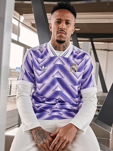 Éder Militao ha sido una de las imágenes de la presentación de la nueva equipación del Madrid.