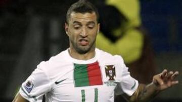 Simao anuncia su adiós a la selección portuguesa