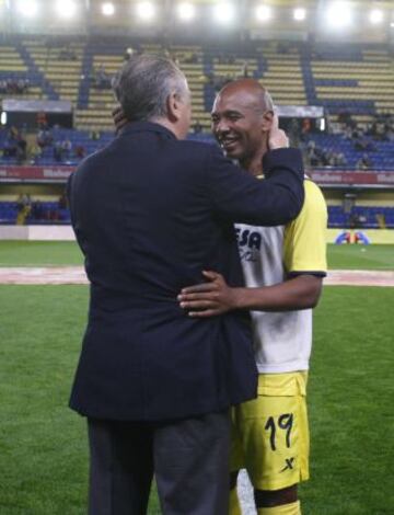 Fernando Roig y Senna antes del homenaje al futbolista hispano brasileño.