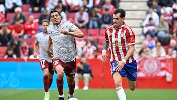 Víctor García, jugador de la Cultural, fue expulsado en el duelo ante el Granada.