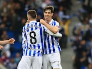 Aritz Elustondo fue titular con la Real Sociedad ante el Deportivo Alavés en Anoeta.