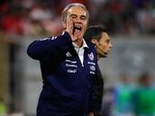 Martín Lasarte se enfurece y reacciona al ‘caso Byron Castillo’