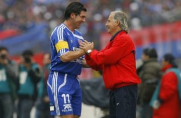 Identificado con la UC como jugador y entrenador. Como DT dirigió en total 292 encuentros en tres etapas. Fue campeón en 1997.