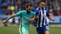 Rub&eacute;n Sobrino y Aleix Vidal durante un partido de LaLiga entre el Barcelona y el Alav&eacute;s