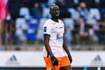 La polmica tiene un papel importante en la carrera de Sakho. El Montpellier rescindi su contrato el pasado noviembre tras agarrar del cuello a Der Zakaria, su entrenador. En el Liverpool, Klopp lo apart por su actitud poco profesional. A pesar de esto ha jugado en equipo de nivel como el PSG en 201 encuentros, el propio Liverpool, Crystal Palace y el citado Montpellier. Internacional con Francia en 29 ocasiones.