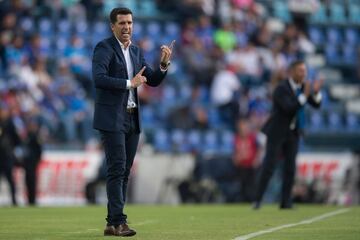 La mayor parte de su carrera la vivió en el River Plate de Uruguay, pero también tuvo un paso por la liga española con el Real Valladolid y el Albacete.
