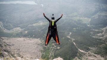Salto BASE desde la cima del Monte Brento