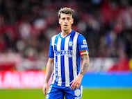SEVILLA, SPAIN - FEBRUARY 14: Antonio Blanco of Deportivo Alaves looks on during the Spanish league, LaLiga EA Sports, football match played between Sevilla FC and Deportivo Alaves at Ramon Sanchez-Pizjuan stadium on February 14, 2026, in Sevilla, Spain. (Photo By Joaquin Corchero/Europa Press via Getty Images)