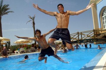 Reyes y Gallardo en la piscina.