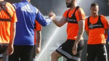 Negredo, con Nuno.