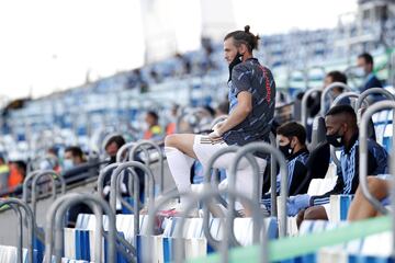Desde marzo de 2020 hasta el final de la temporada s¨®lo tuvo apariciones en dos encuentros, Eibar y Mallorca (justo en el regreso de la competici¨®n por la pandemia). Zidane dej¨® de contar con sus servicios. El gal¨¦s iba al Bernab¨¦u, pero se marchaba diez minutos antes de que acabase el encuentro, algo que establece el reglamente interno del Real Madrid. Y como hizo James, pidi¨® a Zidane no ser convocado. Y el t¨¦cnico cumpli¨®. Vio c¨®mo sus compa?eros se proclamaban campeones de Liga estando ¨¦l en las gradas¡