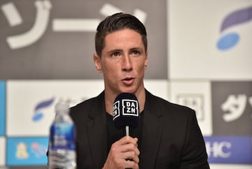 Fernando Torres tras 18 años anunció su retira en un rueda de prensa ofrecida en Tokyo. "Ha llegado el momento de poner punto y final a mi carrera" dijo el delantero fuenlabreño. 