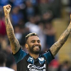 Julián Velázquez se va de Xolos para firmar con Talleres