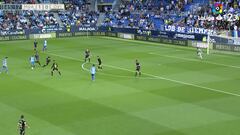 El Málaga arrolla al Oviedo pese a jugar con 10 más de una hora