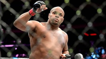 Cr&oacute;nica del UFC 230: Cormier vs Lewis.