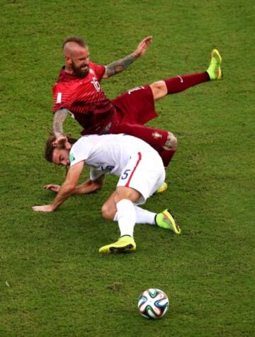 Kyle Beckerman y Raul Meireles.