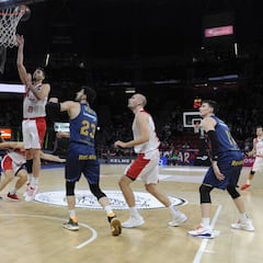 El Fuenlabrada deja muy tocado a Perasovic en el Baskonia