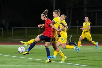 0-4. Esther González maca el cuarto gol.