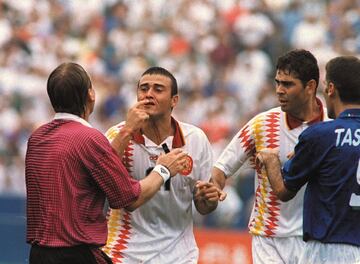 Una imagen histórica. En los cuartos de final del Mundial de EEUU 1994, partido Italia-España, Tassotti le propinó un codazo a Luis Enrique y le rompió la nariz.