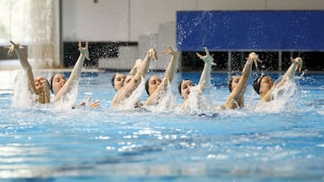 El equipo espa&ntilde;ol de nataci&oacute;n sincronizada, durante un entrenamiento.
 