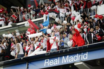 Ambientazo en el Bernabéu.


