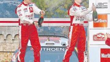 <b>DOMINADOR. </b>Loeb, en el podio del pasado año en Montecarlo.