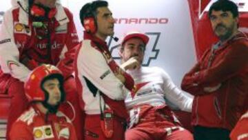 SE LO PIENSA. Alonso quer&iacute;a dejar Ferrari y ahora est&aacute; en el momento de decidir si la oferta de McLaren-Honda le resulta suficientemente atractiva para 2015. 
 