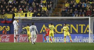 2-1. Bale marcó el primer tanto en un remate de cabeza.