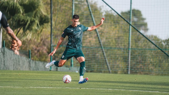 Rusia y México se pelean por César Montes