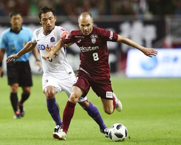 Iniesta cerró su etapa en el FC Barcelona y llegó al Vissel Kobe.