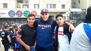 Camilo Moya y Nicolás Guerra fueron parte de la nueva marcha que se desarrolló en el centro de la capital. La imagen fue muy aplaudida en redes.