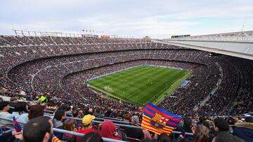 BARCELONA, SPAIN - APRIL 22: General view inside the stadium as fans show their support, during the UEFA Women's Champions League Semi Final First Leg match between FC Barcelona and VfL Wolfsburg at  on April 22, 2022 in Barcelona, Spain. (Photo by David Ramos/Getty Images) PANORAMICA CAMP NOU SEGUIDORES RECORD DE ASISTENCIA BARCELONA FEMENINO