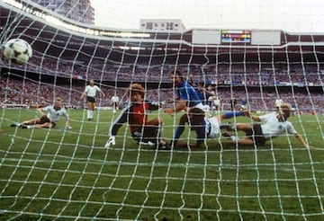 Gol anotado por Paolo Rossi a Harald Schumacher en la final del Mundial de España de 1982.