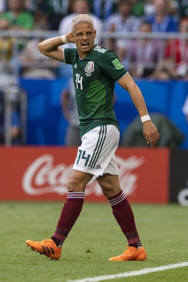 Chicharito y la evolución de su look en un mes