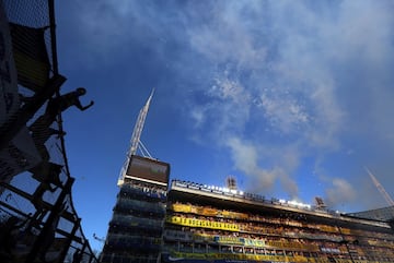 River-Boca: intense atmosphere of 'El Superclásico' captured