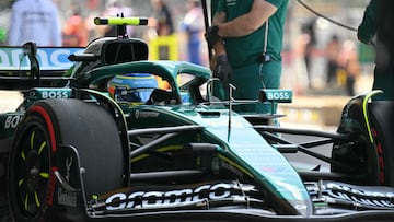 Fernando Alonso (Aston Martin AMR25). Silverstone, Gran Bretaña. F1 2025.