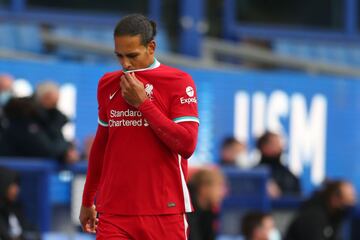 Lo que se temía parece ser una realidad: Virgil van Dijk se perderá el resto de la temporada con Liverpool FC después de una brutal entrada por parte del arquero Jordan Pickford.