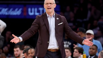 Head coach of the two-time defending champions turned down a job with the Los Angeles Lakers and has been rewarded with a long term contract.