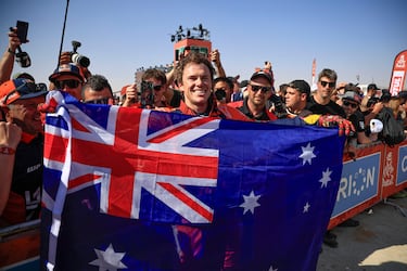 Sanders conquista su primer Dakar tras una edición casi perfecta en la que además, ganó más que nadie. Gran segundo de Schareina.