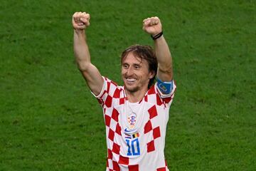 Luka Modric celebra la clasificación de Croacia para octavos de final.