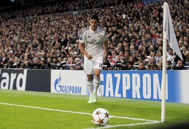 Carlo Ancelotti: Napoli are still negotiating James Rodríguez transfer